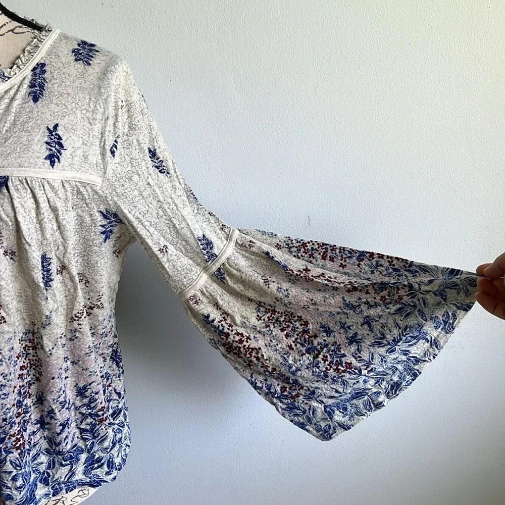 Lucky Brand Cream and Blue Floral Blouse - Picture 2 of 9